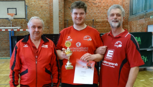 Kreispokal-Sieger: Wipperdorf mit Lothar Kohl, Andreas Juch und Heinz Hagemeier